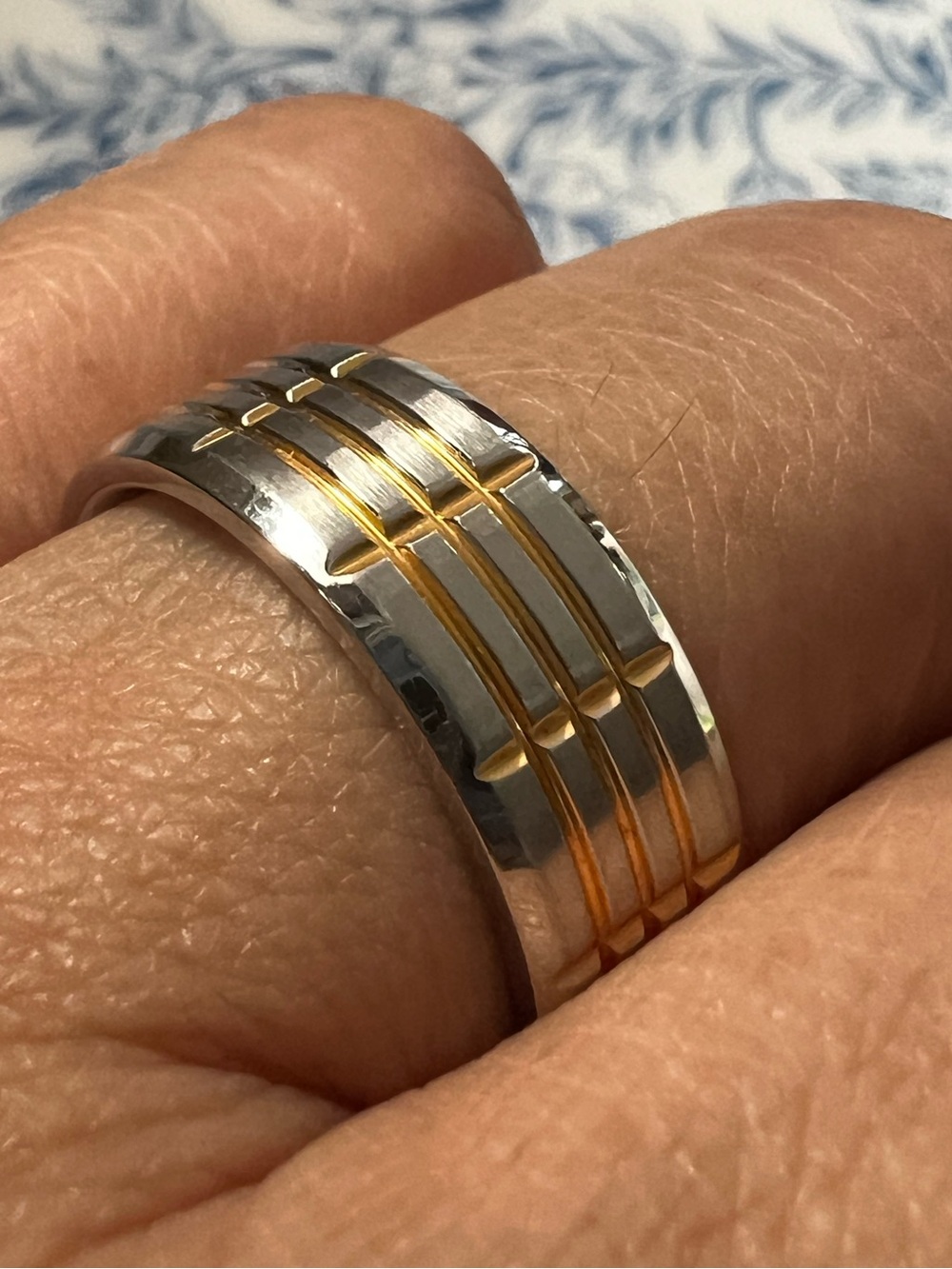 Mens Ring Size 10 Two Tone Silver Gold Grooved Bar Inlay Band #1018